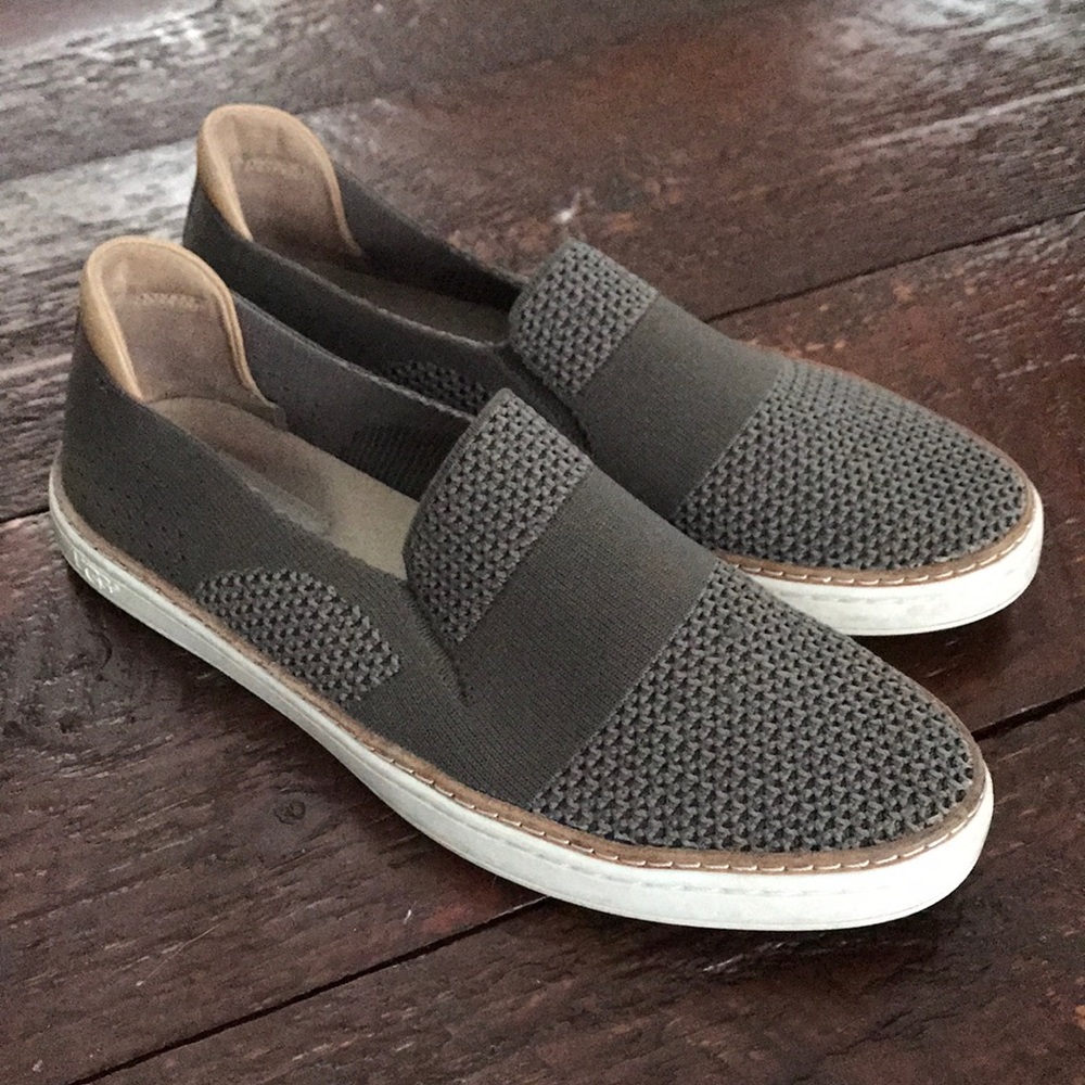 Ugg Sammy Slip on - great condition, gray 8.5
